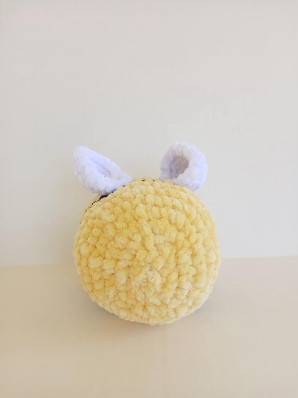 Handmade 5 inch crochet bee plushie - Picture 7 of 9